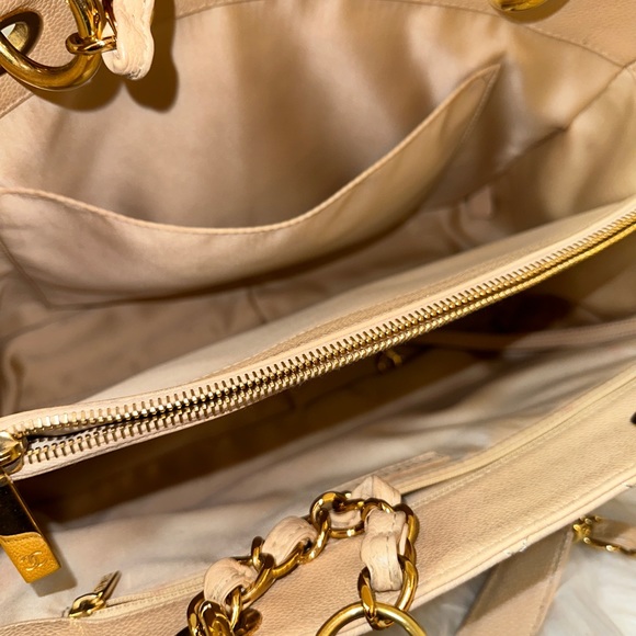 💎✨CHANEL✨💎 RARE GST beige caviar tote 🧿Authentic caviar leather discontinue - Picture 7 of 12